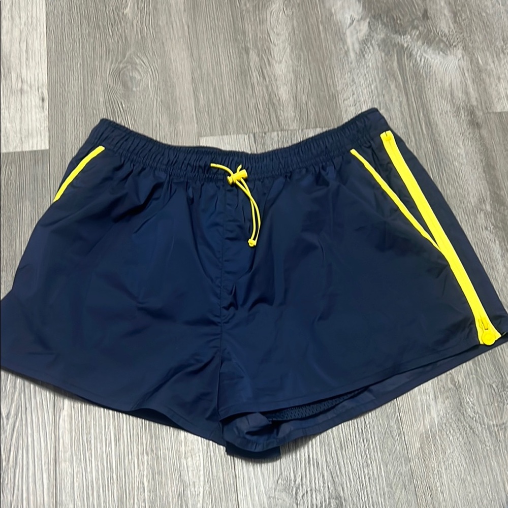 Hunter woman’s drawstring Mesh lining shorts/Size Large